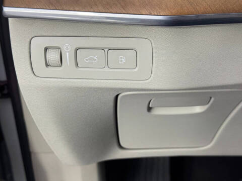 2017 Volvo XC90 T8 eAWD Inscription