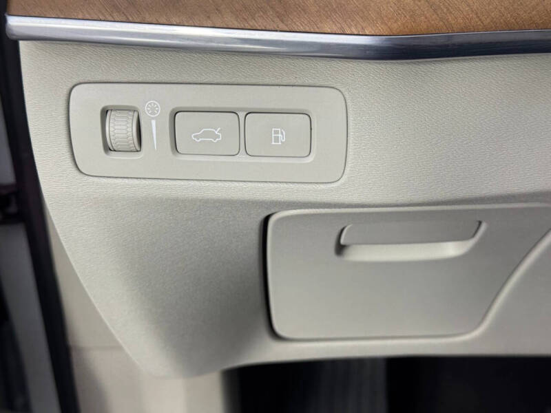 2017 Volvo XC90 T8 eAWD Inscription