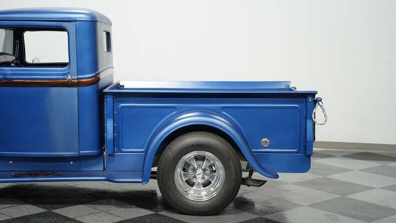 1933 Ford F-100