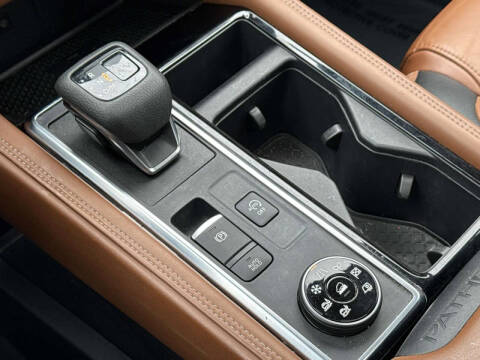 2023 Nissan Pathfinder Platinum