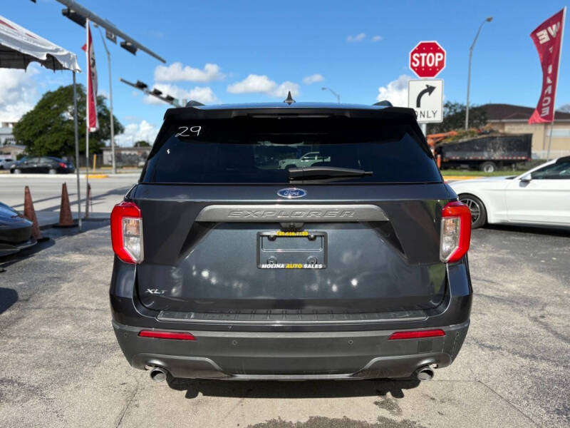 2024 Ford Explorer XLT