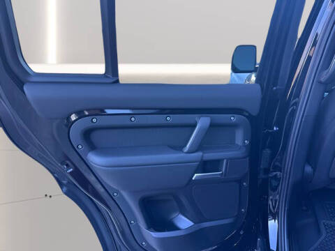 2025 Land Rover Defender 110 P500 X-Dynamic SE