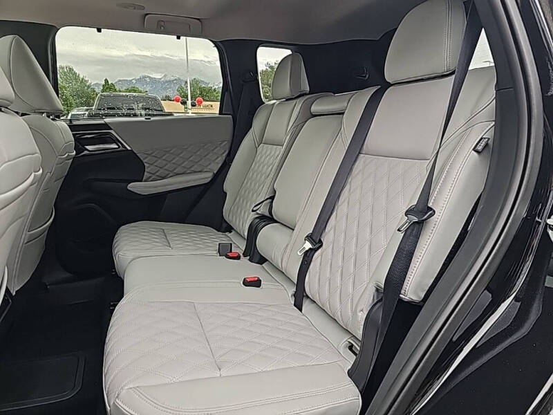 2025 Mitsubishi Outlander PHEV SEL