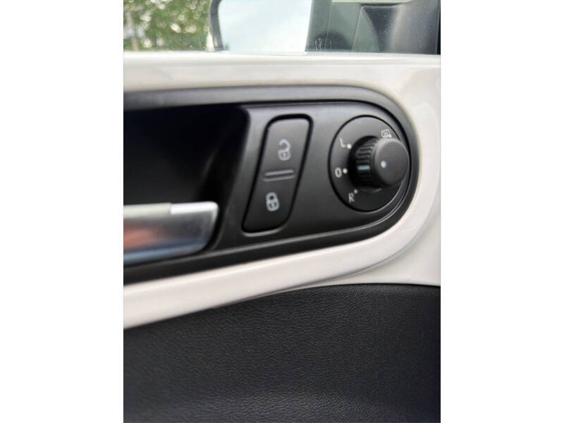 2012 Volkswagen Beetle