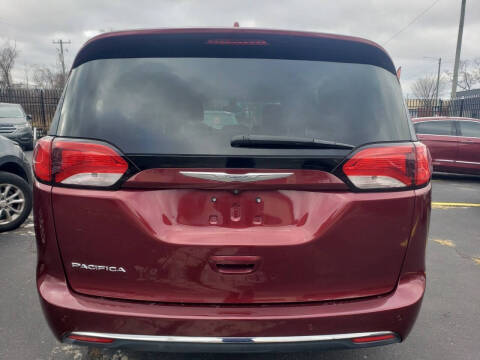 2017 Chrysler Pacifica Touring Plus