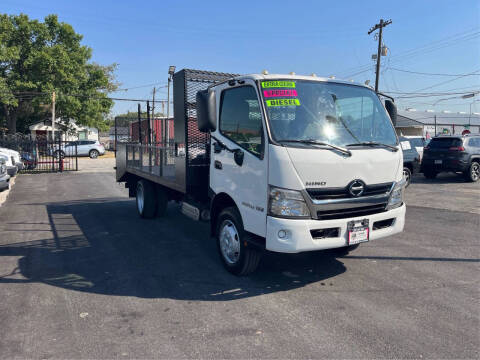 2018 Hino 195