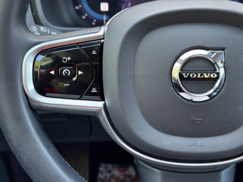 2023 Volvo XC90 Recharge T8 Ultimate Bright Theme 6P