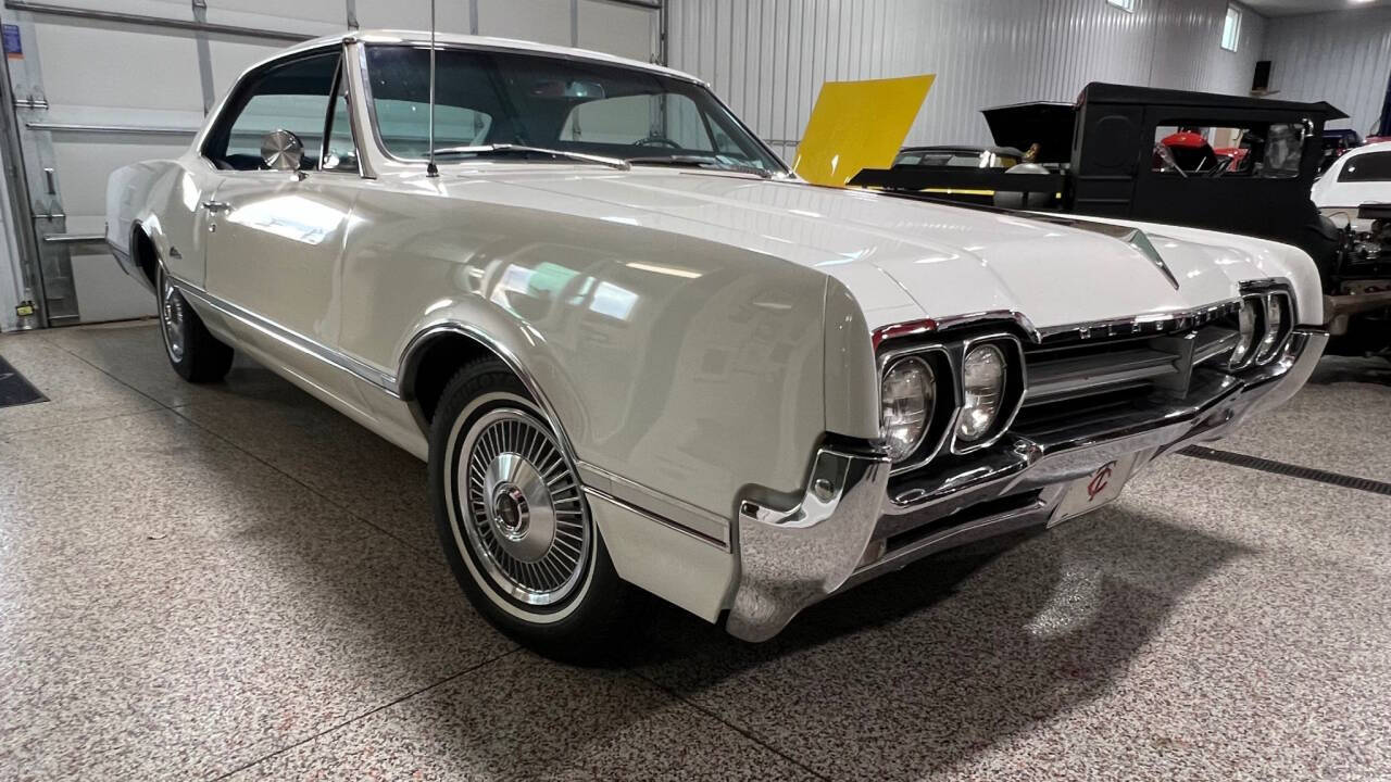 1966 Oldsmobile Cutlass 11