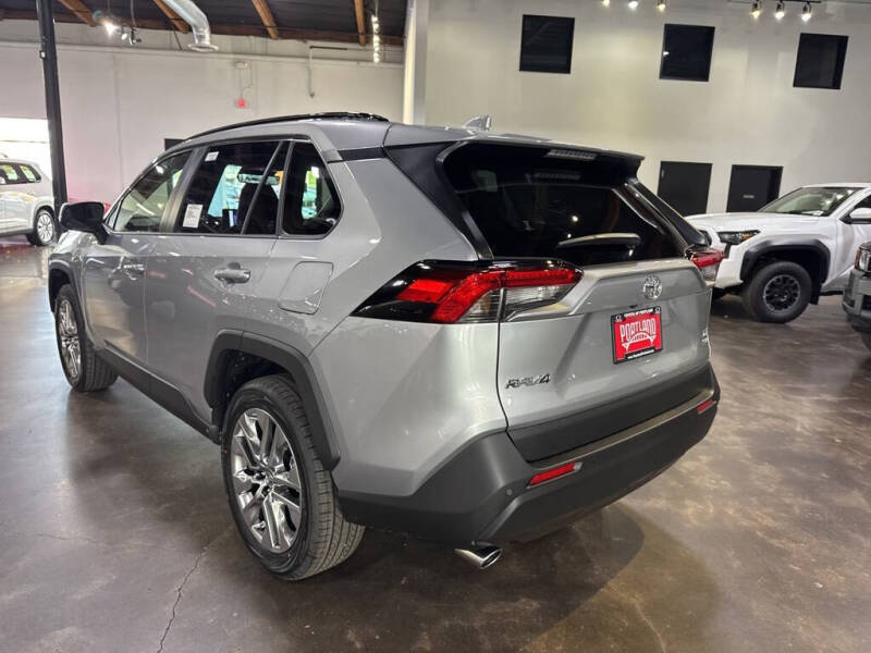2025 Toyota RAV4 XLE Premium