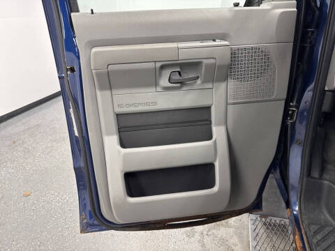 2013 Ford E-Series E-350 SD