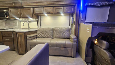 2021 Thor Motor Coach Magnitude