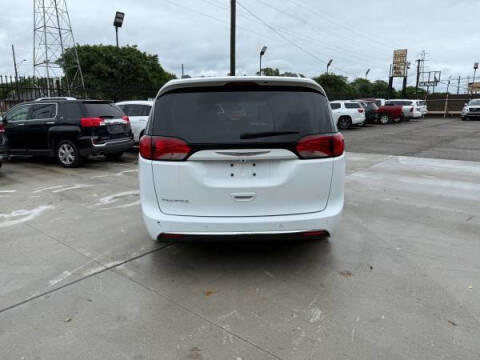 2020 Chrysler Pacifica Touring L