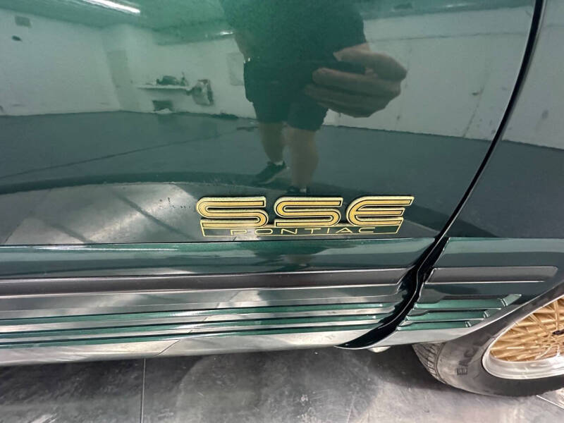 1993 Pontiac Bonneville SSE