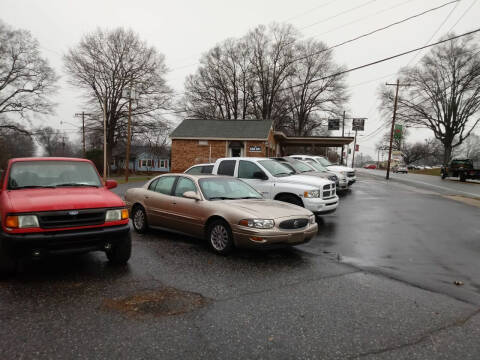 2005 Buick LeSabre for sale at The Car Lot in Bessemer City NC