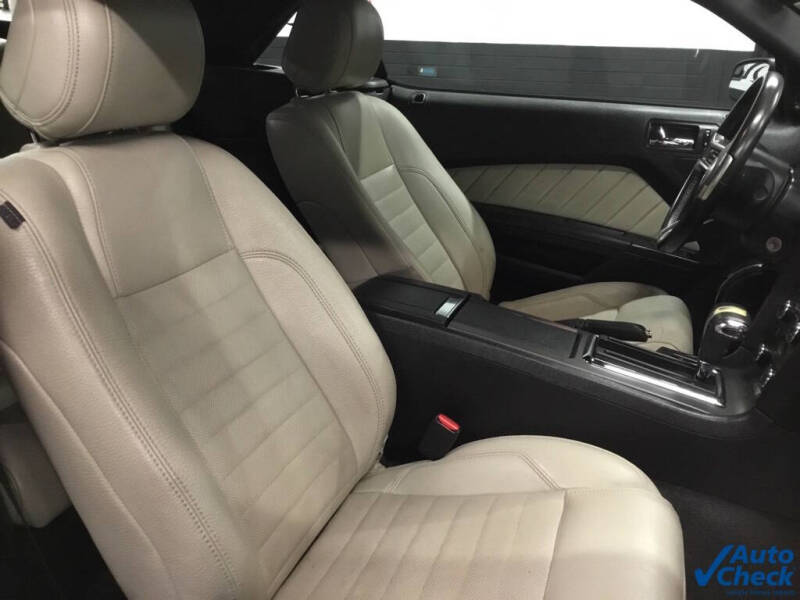 2012 Ford Mustang V6 Premium