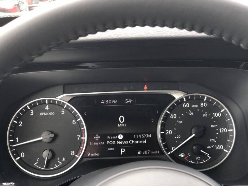 2025 Nissan Pathfinder SV