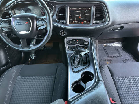 2016 Dodge Challenger SXT