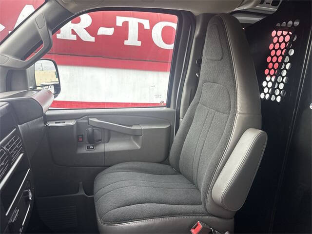 2023 GMC Savana 2500