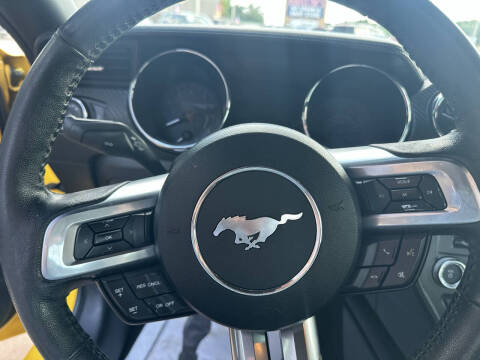 2017 Ford Mustang V6
