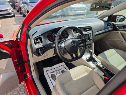 2016 Volkswagen Golf TSI SE
