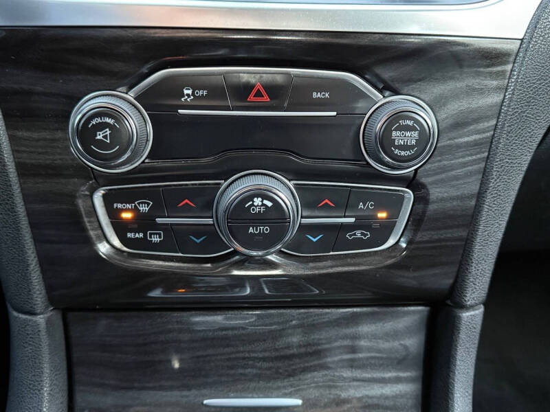 2016 Chrysler 300 Limited