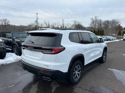2024 GMC Acadia AT4