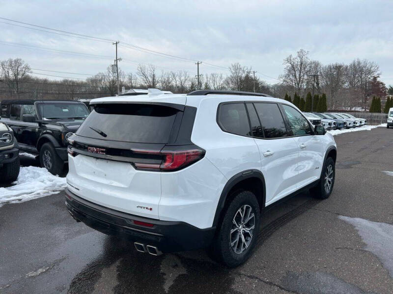 2024 GMC Acadia AT4