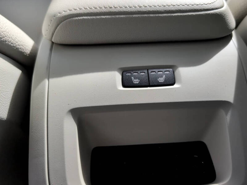 2025 Volvo XC60 T8 Plus Dark Theme