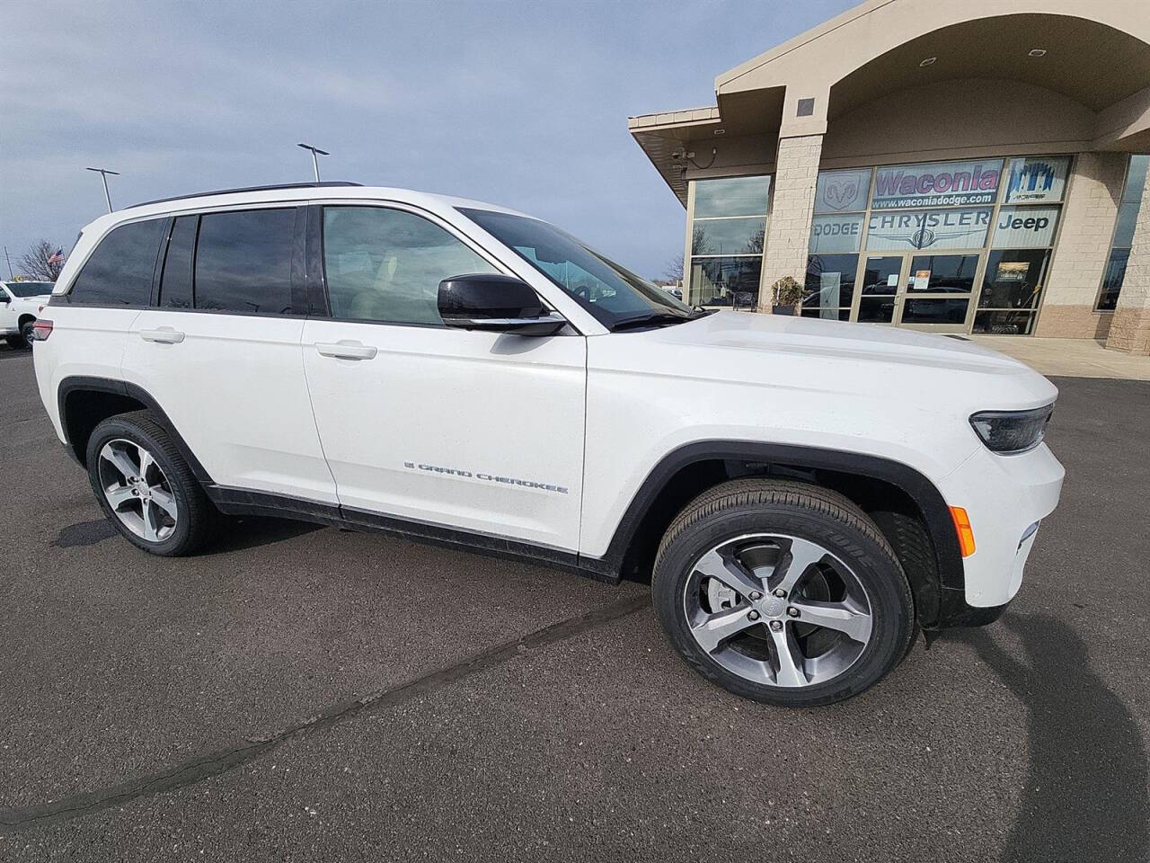 2024 Jeep Grand Cherokee for sale at Victoria Auto Sales in Victoria, MN