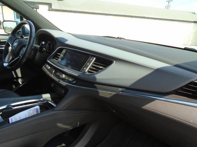 2022 Buick Enclave Essence