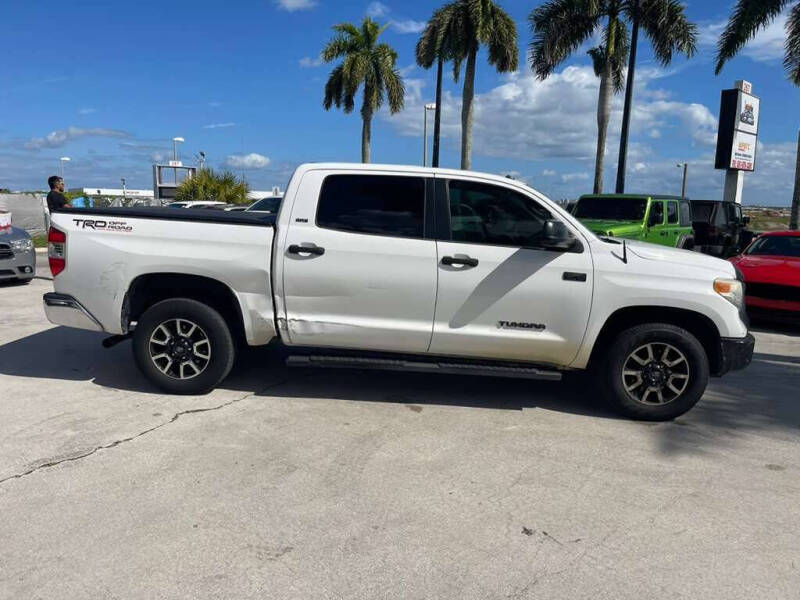 2015 Toyota Tundra SR5