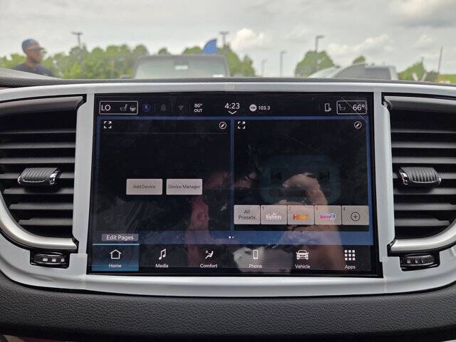 2026 Chrysler Voyager LX