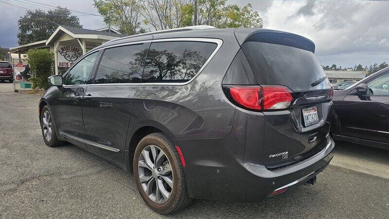 2020 Chrysler Pacifica Limited 35th Anniversary