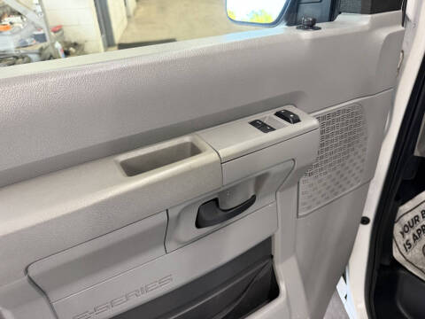 2011 Ford E-Series E-350 SD