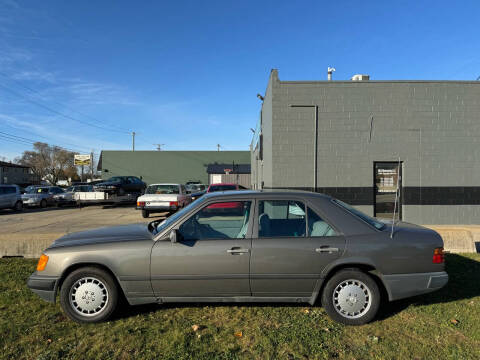 1986 Mercedes-Benz E-Class