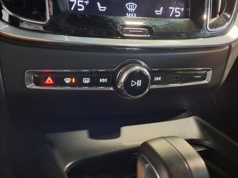 2022 Volvo S60 B5 Momentum