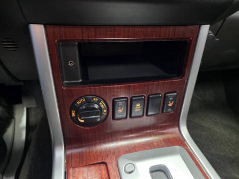 2012 Nissan Pathfinder LE