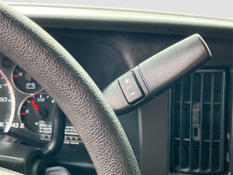 2023 Chevrolet Express 2500