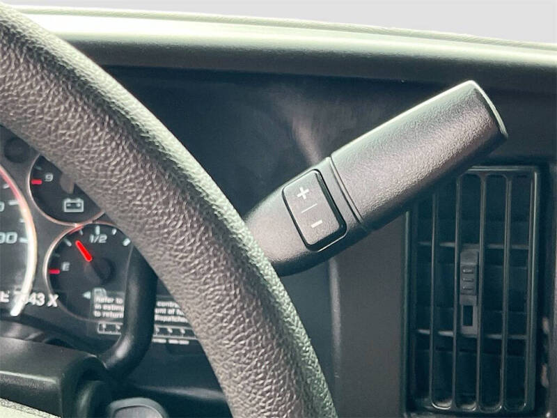 2023 Chevrolet Express 2500