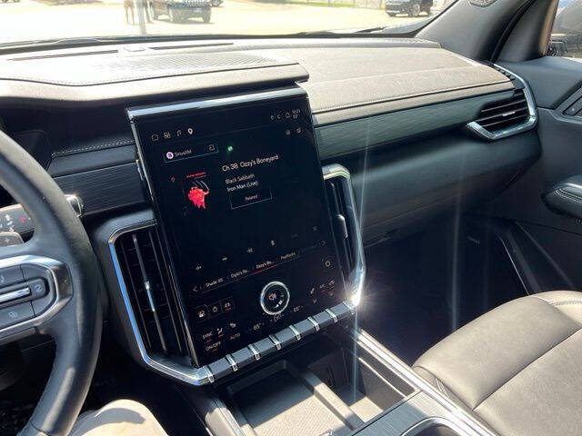 2024 GMC Acadia Elevation