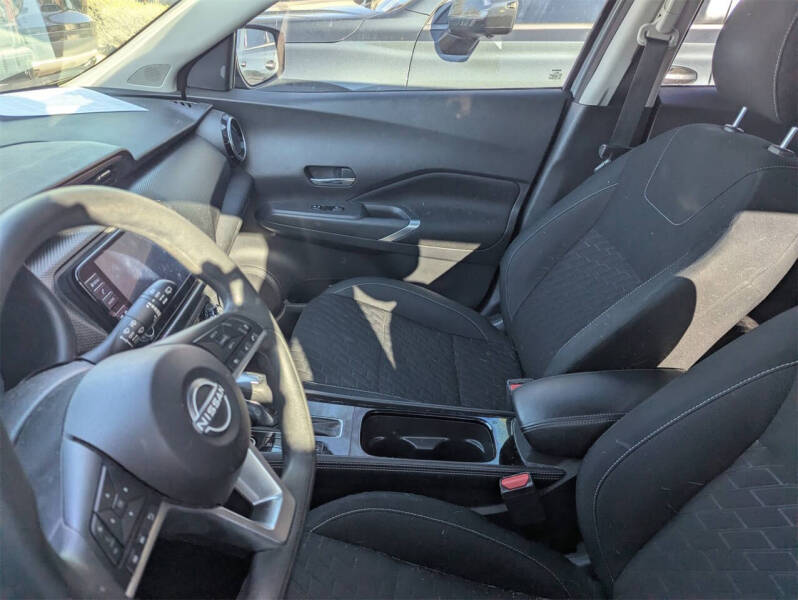 2022 Nissan Kicks SV