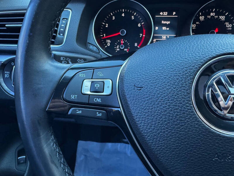 2016 Volkswagen Passat 1.8T SE