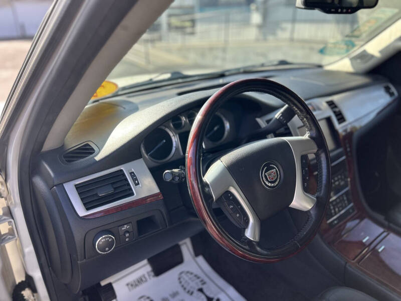 2012 Cadillac Escalade Luxury