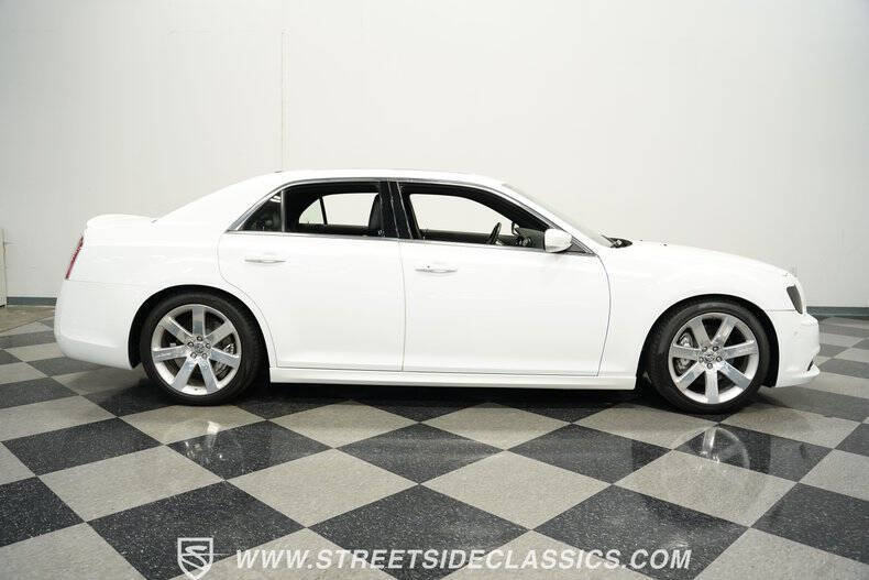 2012 Chrysler 300 SRT8