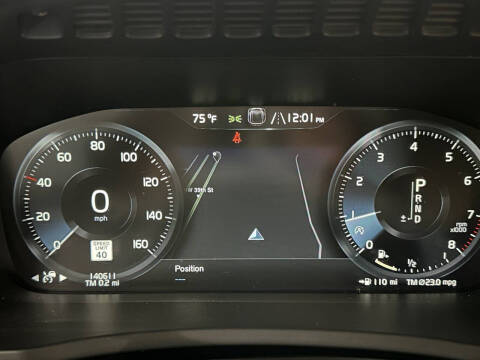 2018 Volvo XC90 T5 Momentum 5-Passenger