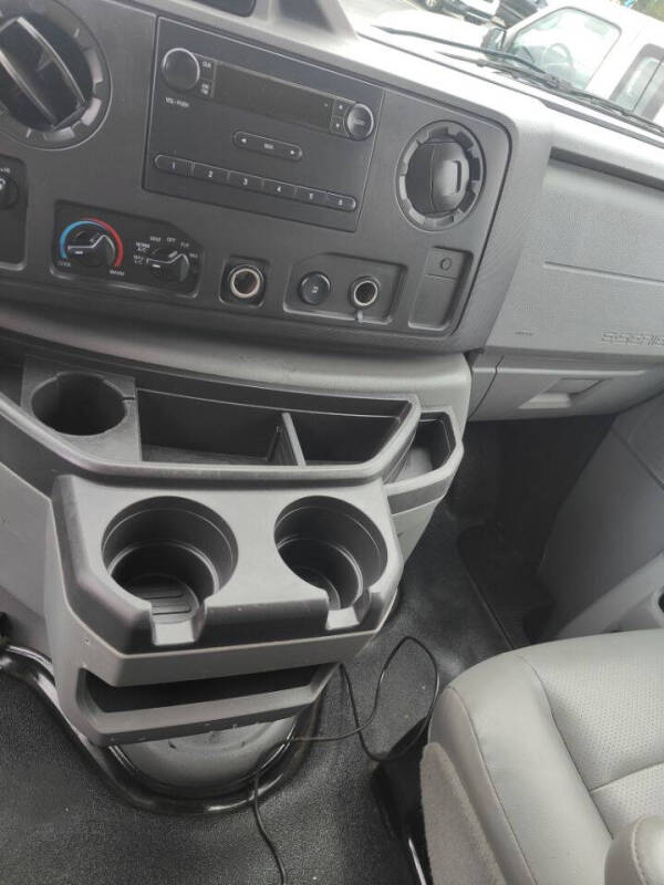 2011 Ford E-Series E-350 SD