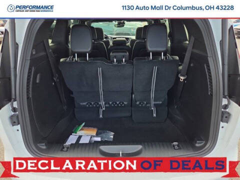 2027 Chrysler Pacifica Select