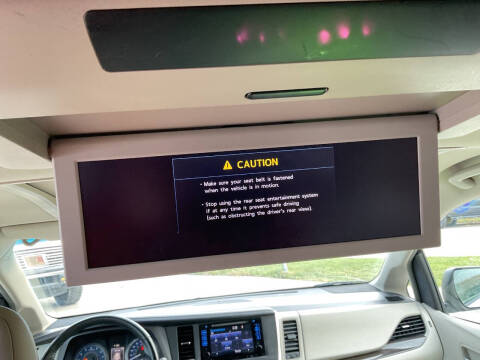 2015 Toyota Sienna XLE Premium 8-Passenger