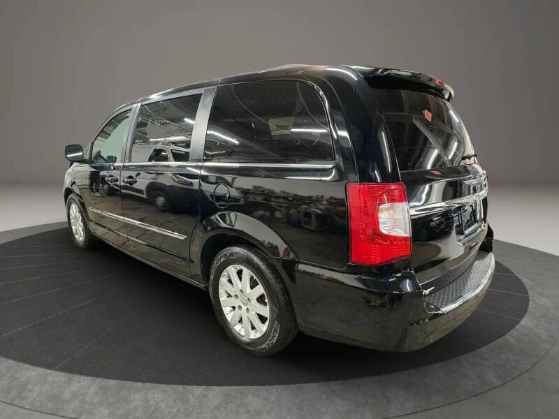 2012 Chrysler Town and Country Touring