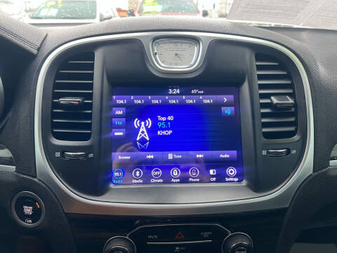 2018 Chrysler 300 Touring